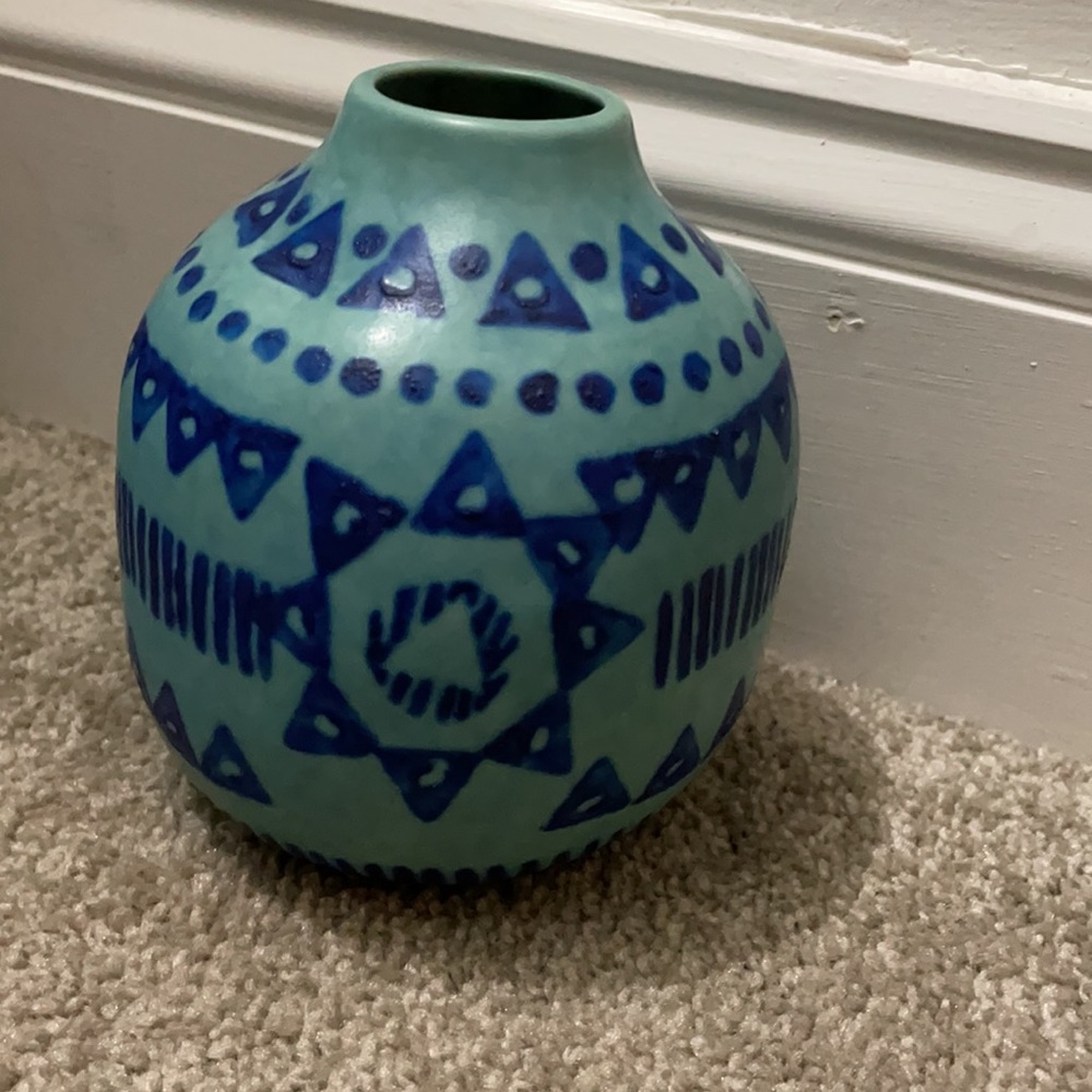 Decorative vase - Picture 2 of 5